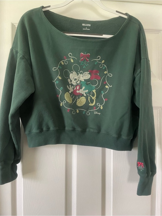 Hollister Sweaters - Hollister Green Holiday Mickey off shoulder Sweatshirt small